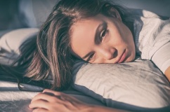 Tại sao phụ nữ sau 30 tuổi hay bị mất ngủ?