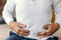 6 mẹo đơn giản giúp giảm đầy hơi sau khi ăn