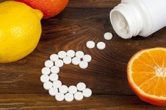 Vitamin C bảo vệ chức năng sinh sản khi tiếp xúc với hóa chất độc hại