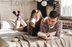 Tử vi thứ Sáu (16/1/2026): Thiên Bình sẽ thấy thoải mái khi ở bên người thân