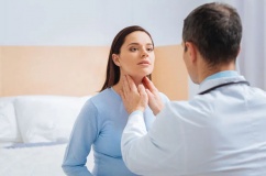 Vì sao nhiều phụ nữ bị bướu cổ sau sinh?