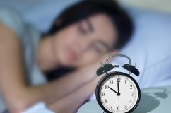 2 mẹo cải thiện giấc ngủ dựa trên bằng chứng khoa học