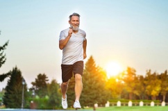 3 bài tập đơn giản, tốn ít phút nhưng giúp tránh té ngã