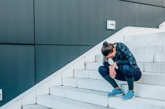 Tại sao bạn bị hụt hơi, tim đập nhanh khi leo cầu thang?