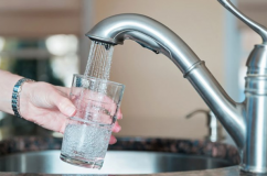 Muối trong nước máy có thể gây tăng huyết áp?