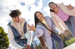 Tử vi thứ Sáu (6/2/2026): Cự Giải muốn mọi người luôn được vui vẻ