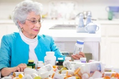 Đảm bảo thuốc cho người cao tuổi dịp Tết