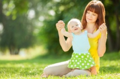 Tắm nắng cho trẻ sơ sinh lúc mấy giờ là tốt và an toàn?