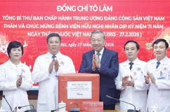 Tổng Bí thư Tô Lâm tri ân các 'chiến sĩ áo trắng' Bệnh viện Hữu Nghị