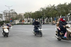 Bắc Bộ trời ấm áp, Nam Bộ có mưa trái mùa