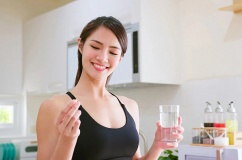 Sai lầm khi uống thực phẩm chức năng ngay sau khi thức dậy