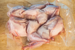 Rã đông thịt gà đúng cách để tránh nguy cơ ngộ độc