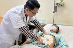 Bệnh viện Việt Đức điều trị sỏi đường mật trong gan bằng kỹ thuật ít xâm lấn