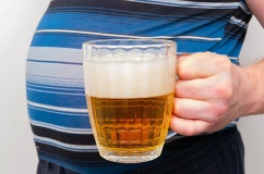 Muốn giảm mỡ nội tạng cần tránh xa rượu bia