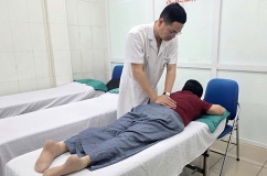 Điều trị đau lưng do trượt đốt sống bằng Y học cổ truyền