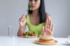 Thưởng thức đồ ăn nhanh ra sao khi đang vào chế độ giảm cân?