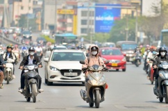 Nắng nóng gay gắt bao trùm khắp cả nước