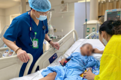 Bé trai 5 tuổi trong vụ tai nạn xe khách ở Tam Đảo được cứu sống