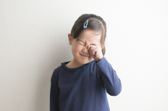 Phòng tránh chấn thương mắt cho trẻ em