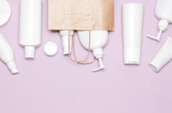 Đừng để làn da “ngộp thở” vì dùng quá nhiều mỹ phẩm