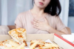 Bữa ăn nhiều dầu mỡ có thể gây đau ngực sau 30 phút - vì sao?