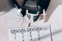Người bệnh đái tháo đường nên đo đường huyết vào thời điểm nào trong ngày?