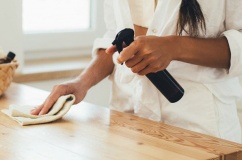 Khi nào không nên dùng giấm để vệ sinh nhà cửa?