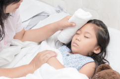 Bác sĩ chỉ ra hai sai lầm phổ biến khi chăm sóc trẻ mùa Hè