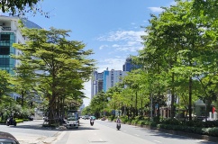 Bắc và Trung Bộ nắng gắt, Nam Bộ mưa dông
