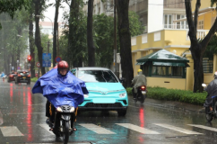 Miền Bắc đón mưa dông rải rác