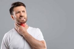 Vì sao đau họng uống thuốc mãi không khỏi?