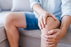 Bài tập giúp người đau khớp gối vận động linh hoạt hơn
