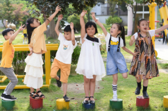 Những thói quen hằng ngày gây khàn tiếng ở trẻ