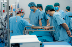 Bệnh viện Nhi Hà Nội cấy điện cực ốc tai thành công cho bé 4 tuổi