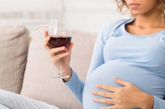 Ngày càng nhiều phụ nữ uống rượu khi mang thai