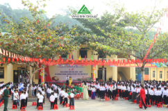 Vinalink Group đem niềm vui đến với học sinh nơi biên viễn ngày khai trường