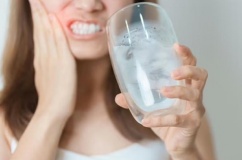 5 thực phẩm quen thuộc dễ gây nứt, mẻ răng mà bạn ít ngờ tới