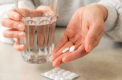 Lạm dụng paracetamol làm tăng nguy cơ đau tim, đột quỵ?
