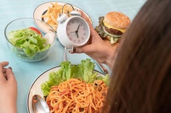 Vì sao vừa ăn xong đã nhanh đói?
