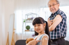 Đang uống kháng sinh có nên tiêm vaccine cúm?