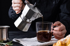 Uống cà phê ảnh hưởng đến sức khỏe xương?