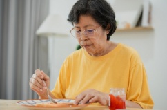 Những thay đổi trong thói quen ăn uống cảnh báo sa sút trí tuệ