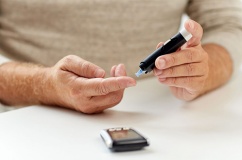Đái tháo đường: Kiểm soát đường huyết thế nào để ngừa biến chứng?