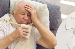 Người cao tuổi bị viêm phế quản mạn tính cần lưu ý gì?