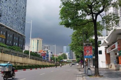 Nhiều nơi ở Trung Bộ và Nam Bộ mưa lớn trong đêm
