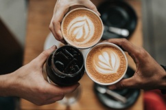Uống cà phê đúng cách giúp cân bằng năng lượng mùa Thu Đông