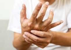 Bệnh Parkinson: Không dùng thuốc Tây mà chỉ dùng TPBVSK Vương Lão Kiện được không?