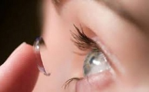 Nguy hiểm khi dùng sai kính áp tròng