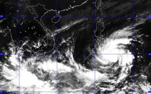 Bão Jangmi hướng vào biển Đông!