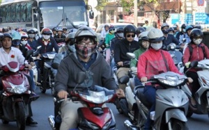 Nam Bộ trời trở lạnh, trẻ và già 'thi' nhau nhập viện 